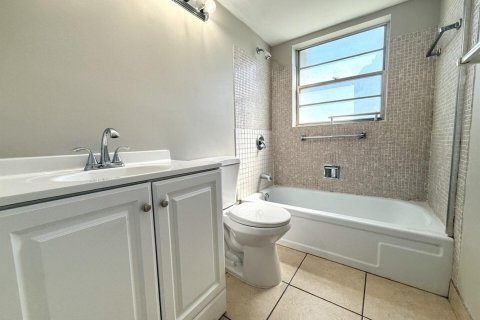 Condo in West Palm Beach, Florida, 2 bedrooms  № 2242321 - photo 29