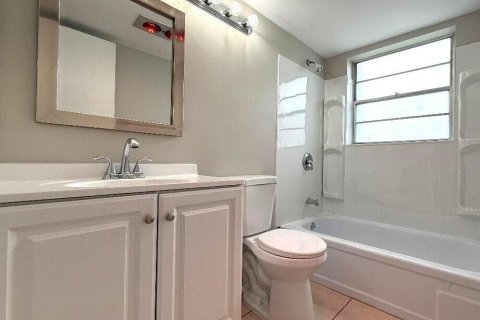 Condo in West Palm Beach, Florida, 2 bedrooms  № 2242321 - photo 6