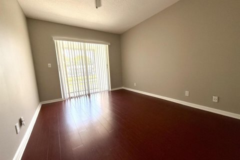 Condo in West Palm Beach, Florida, 2 bedrooms  № 2242321 - photo 9