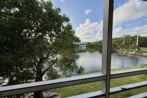 Condo in West Palm Beach, Florida, 2 bedrooms  № 2242321 - photo 27