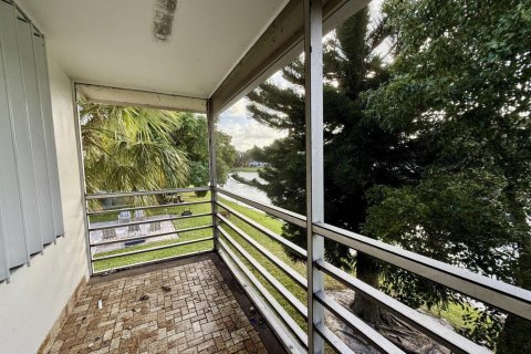 Condo in West Palm Beach, Florida, 2 bedrooms  № 2242321 - photo 26