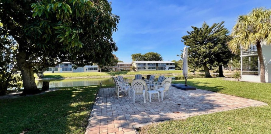 Condo in West Palm Beach, Florida, 2 bedrooms  № 2242321