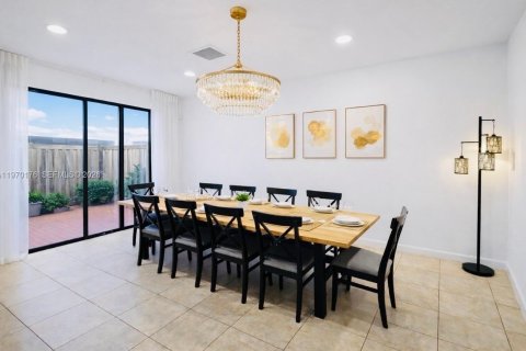 Touwnhouse à vendre à Homestead, Floride: 4 chambres, 161.28 m2 № 2084840 - photo 2