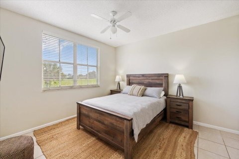 Condo in Wellington, Florida, 2 bedrooms  № 2392403 - photo 14
