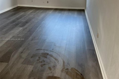 Condominio en alquiler en Davie, Florida, 1 dormitorio, 62.24 m2 № 1893200 - foto 2