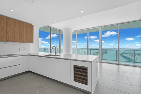 Copropriété à vendre à Miami, Floride: 2 chambres, 123.19 m2 № 2435486 - photo 17