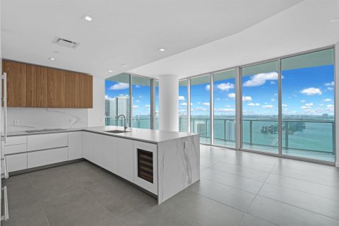 Copropriété à vendre à Miami, Floride: 2 chambres, 123.19 m2 № 2435486 - photo 14