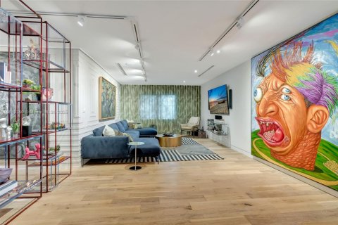 Casa en venta en Miami Beach, Florida, 5 dormitorios, 351.54 m2 № 1923542 - foto 17