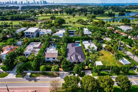 Casa en venta en Miami Beach, Florida, 5 dormitorios, 351.54 m2 № 1923542 - foto 19