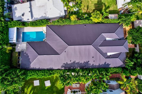 Casa en venta en Miami Beach, Florida, 5 dormitorios, 351.54 m2 № 1923542 - foto 3