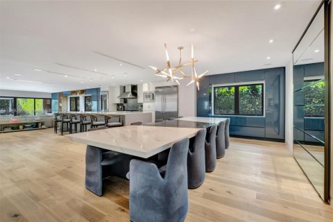 Casa en venta en Miami Beach, Florida, 5 dormitorios, 351.54 m2 № 1923542 - foto 8