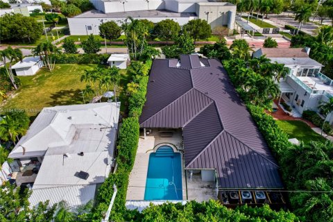 Casa en venta en Miami Beach, Florida, 5 dormitorios, 351.54 m2 № 1923542 - foto 4
