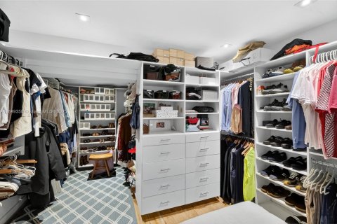 Casa en venta en Miami Beach, Florida, 5 dormitorios, 351.54 m2 № 1923542 - foto 29