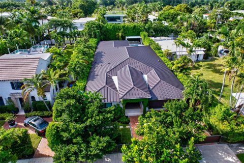 Casa en venta en Miami Beach, Florida, 5 dormitorios, 351.54 m2 № 1923542 - foto 18