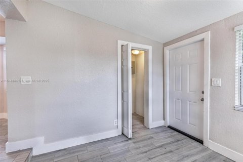 Casa en venta en Hollywood, Florida, 3 dormitorios, 112.6 m2 № 1846104 - foto 9