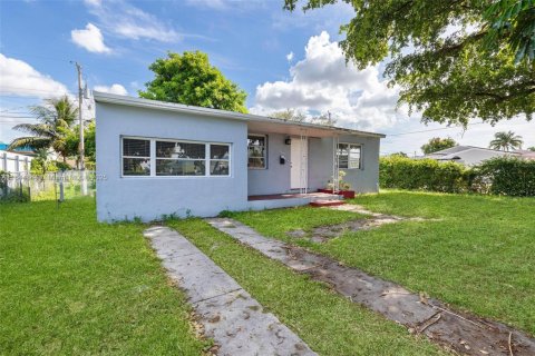 Casa en venta en Hollywood, Florida, 3 dormitorios, 112.6 m2 № 1846104 - foto 3