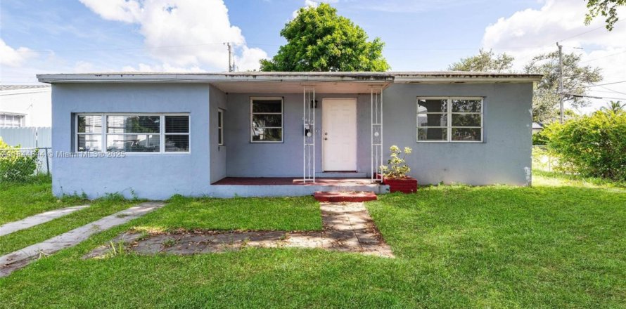 Casa en Hollywood, Florida 3 dormitorios, 112.6 m2 № 1846104