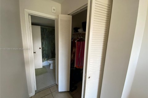 Copropriété à louer à North Miami Beach, Floride: 1 chambre, 61.13 m2 № 1975446 - photo 14