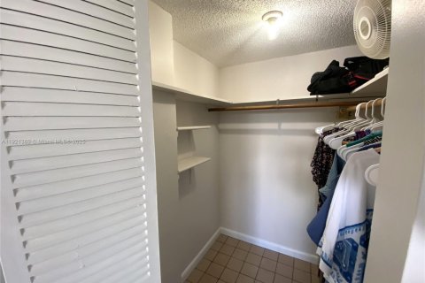 Copropriété à louer à North Miami Beach, Floride: 1 chambre, 61.13 m2 № 1975446 - photo 11