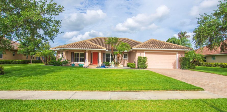 Villa ou maison à Vero Beach, Floride 4 chambres, 243.13 m2 № 2249994
