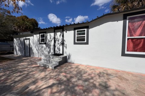 Appartement à Clewiston, Floride 3 chambres, 48.31 m2 № 2374552