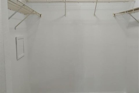 Снять в аренду кондоминиум в Лейк-Мэри, Флорида 3 комнаты, 160.81м2, № 1908863 - фото 23