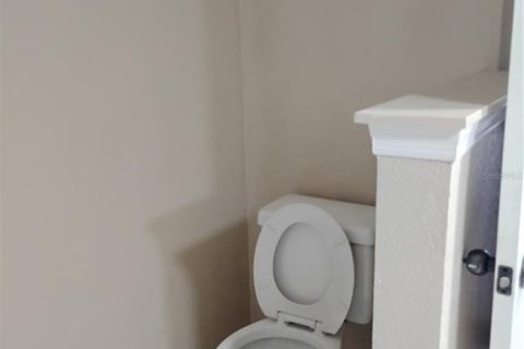 Снять в аренду кондоминиум в Лейк-Мэри, Флорида 3 комнаты, 160.81м2, № 1908863 - фото 28