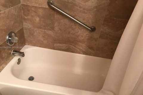 Copropriété à vendre à Hallandale Beach, Floride: 1 chambre, 29.73 m2 № 2081375 - photo 4