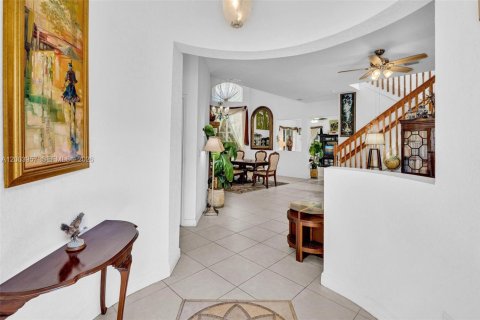 House in Miramar, Florida 4 bedrooms, 267.37 sq.m. № 2069373 - photo 5