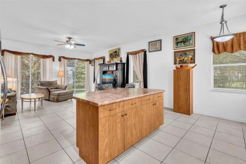 House in Miramar, Florida 4 bedrooms, 267.37 sq.m. № 2069373 - photo 21