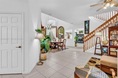 House in Miramar, Florida 4 bedrooms, 267.37 sq.m. № 2069373 - photo 7