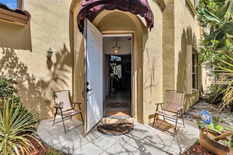 House in Miramar, Florida 4 bedrooms, 267.37 sq.m. № 2069373 - photo 3