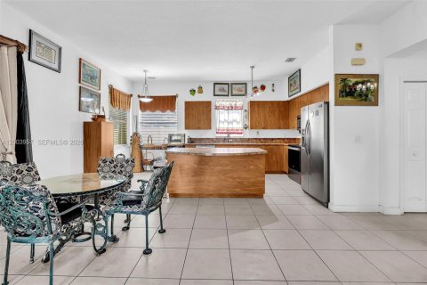 House in Miramar, Florida 4 bedrooms, 267.37 sq.m. № 2069373 - photo 20