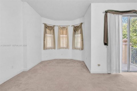 House in Miramar, Florida 4 bedrooms, 267.37 sq.m. № 2069373 - photo 24