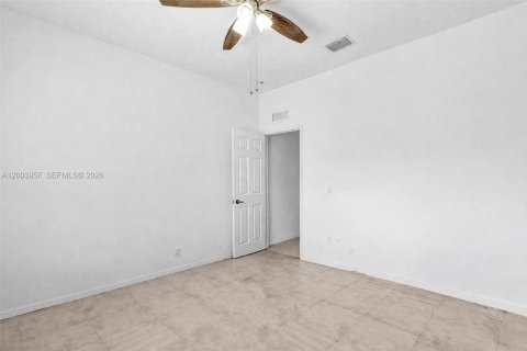 House in Miramar, Florida 4 bedrooms, 267.37 sq.m. № 2069373 - photo 30