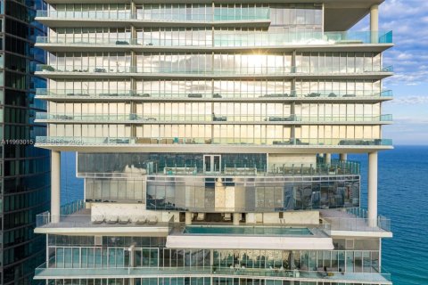 Купить кондоминиум в Санни-Айлс-Бич, Флорида 4 спальни, 302.12м2, № 2056985 - фото 8