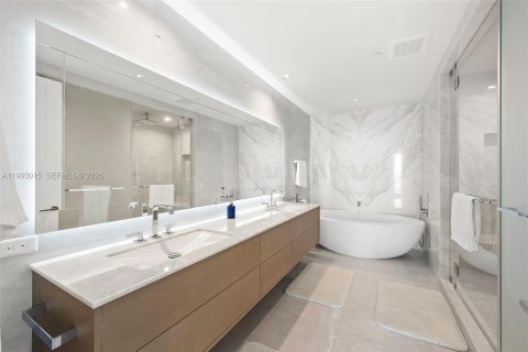 Купить кондоминиум в Санни-Айлс-Бич, Флорида 4 спальни, 302.12м2, № 2056985 - фото 26