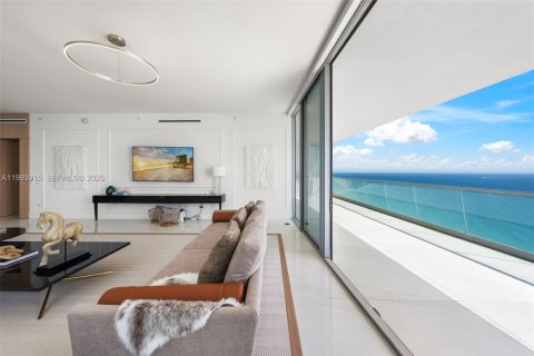 Купить кондоминиум в Санни-Айлс-Бич, Флорида 4 спальни, 302.12м2, № 2056985 - фото 2
