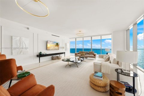 Купить кондоминиум в Санни-Айлс-Бич, Флорида 4 спальни, 302.12м2, № 2056985 - фото 16