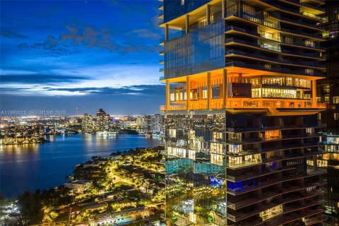 Купить кондоминиум в Санни-Айлс-Бич, Флорида 4 спальни, 302.12м2, № 2056985 - фото 13