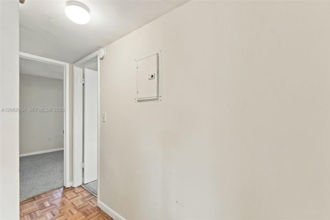 Condominio en venta en Miami, Florida, 3 dormitorios, 104.98 m2 № 2276113 - foto 14