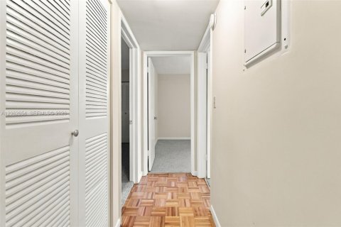 Condominio en venta en Miami, Florida, 3 dormitorios, 104.98 m2 № 2276113 - foto 16