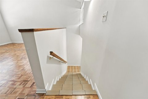 Condominio en venta en Miami, Florida, 3 dormitorios, 104.98 m2 № 2276113 - foto 24
