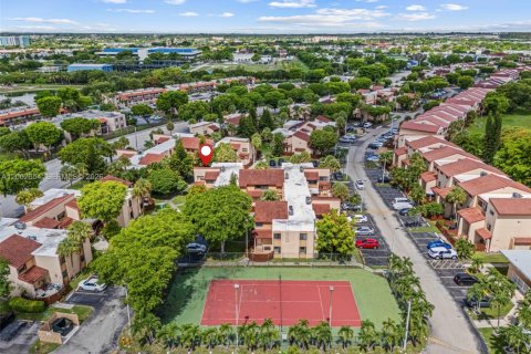 Condominio en venta en Miami, Florida, 3 dormitorios, 104.98 m2 № 2276113 - foto 30