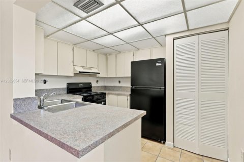 Condominio en venta en Miami, Florida, 3 dormitorios, 104.98 m2 № 2276113 - foto 10