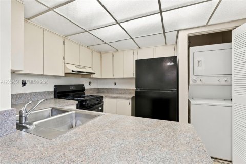 Condominio en venta en Miami, Florida, 3 dormitorios, 104.98 m2 № 2276113 - foto 13
