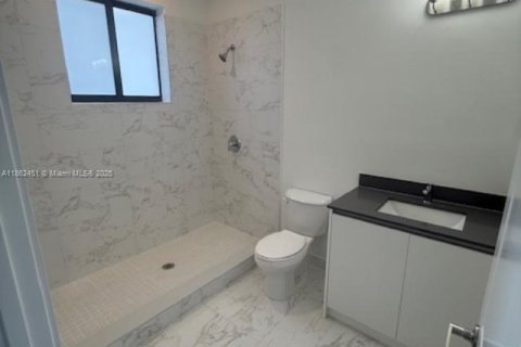House in Homestead, Florida 3 bedrooms № 1890856 - photo 10