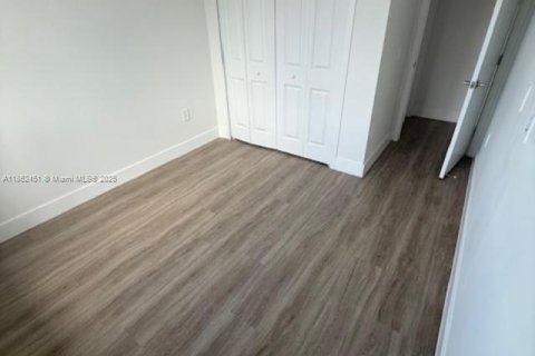House in Homestead, Florida 3 bedrooms № 1890856 - photo 12