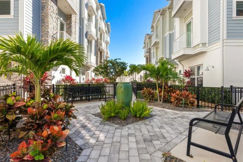Touwnhouse à vendre à Sarasota, Floride: 3 chambres, 225.1 m2 № 2099723 - photo 3