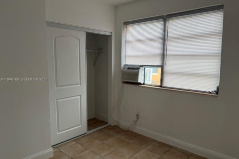 Снять в аренду квартиру в Майами, Флорида 2 спальни, 200.76м2, № 2002464 - фото 13